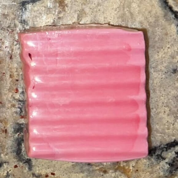 Handmade “Chei-Rosie 48” Shea Butter Base 4.5 oz Bar - Picture 2 of 2